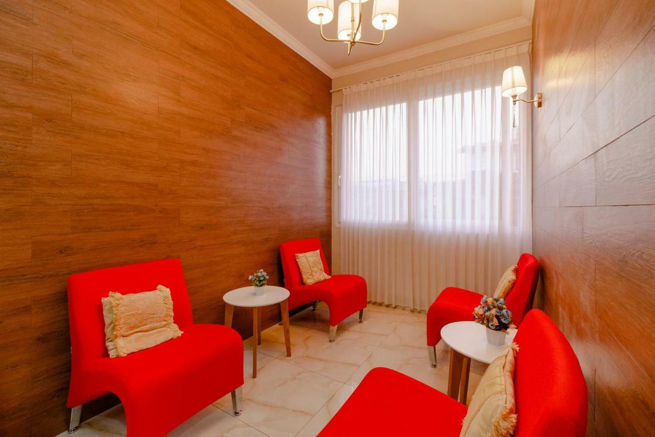 เรดดอร์ซ เนียร์ ตามัน มากัม ปาห์ลาวัน จิกูตรา Hotel บันดุง ภายนอก รูปภาพ