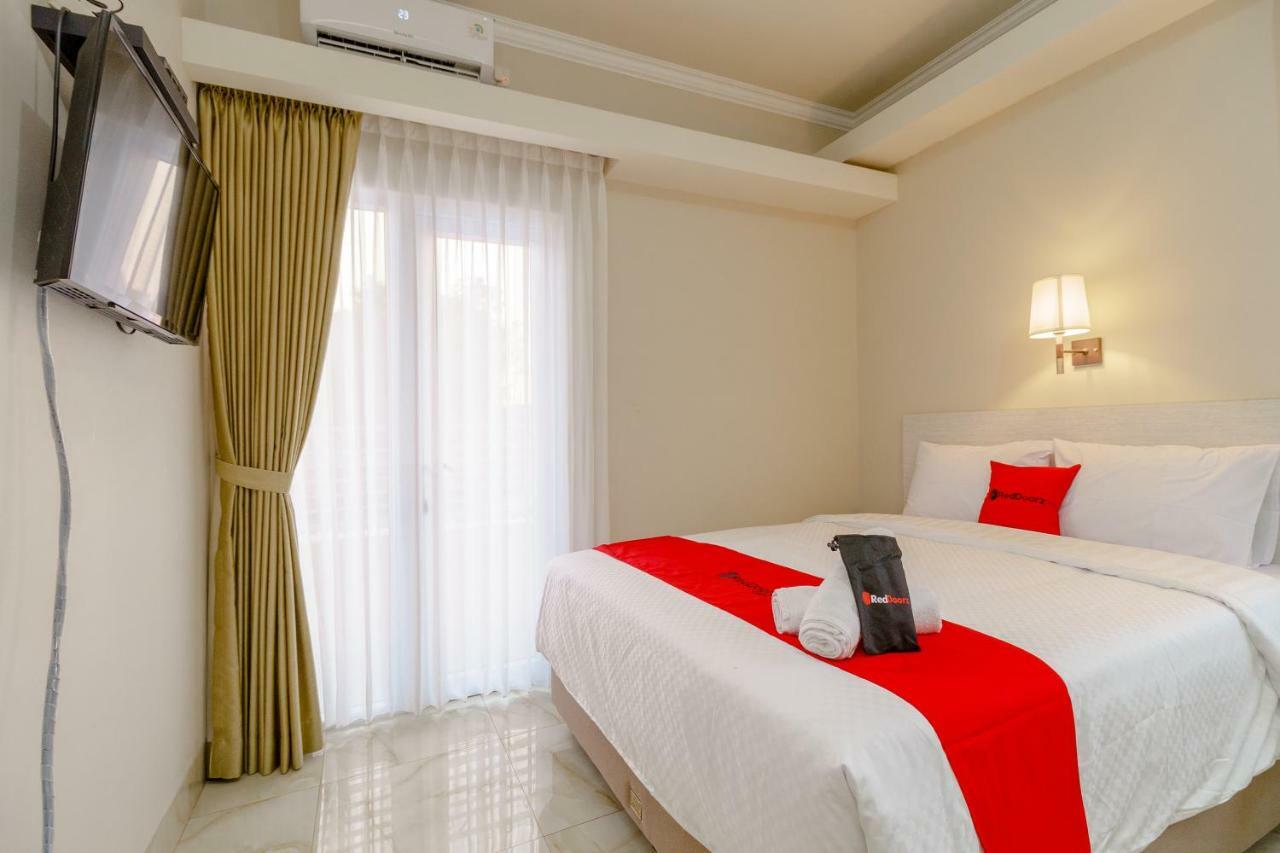 เรดดอร์ซ เนียร์ ตามัน มากัม ปาห์ลาวัน จิกูตรา Hotel บันดุง ภายนอก รูปภาพ