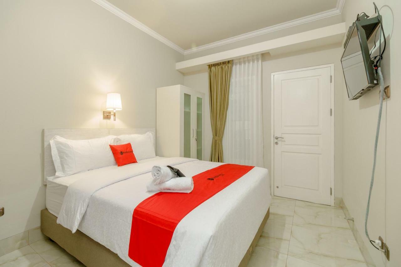 เรดดอร์ซ เนียร์ ตามัน มากัม ปาห์ลาวัน จิกูตรา Hotel บันดุง ภายนอก รูปภาพ